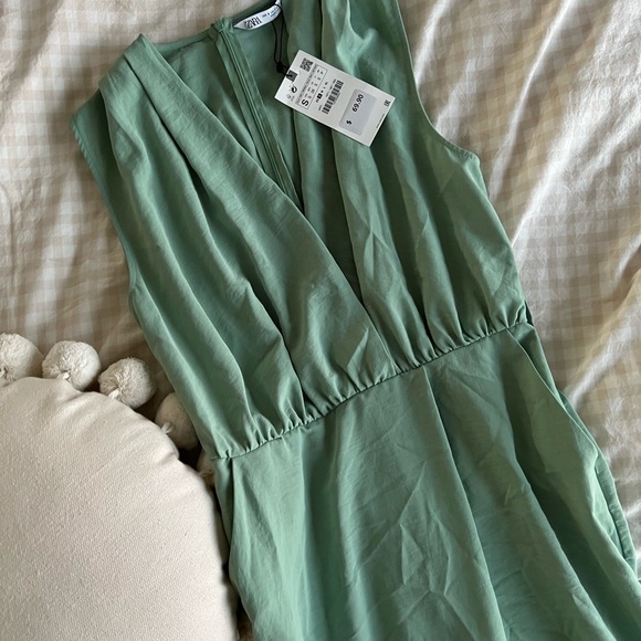 Zara green asymmetrical jumpsuit - Picture 2 of 7